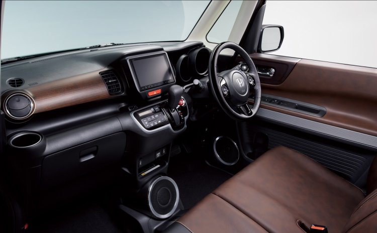 Honda N-Box Slash dashboard