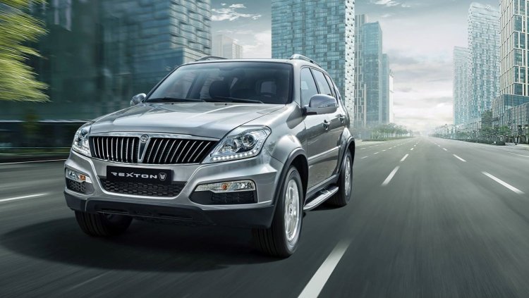 2015 Ssangyong Rexton facelift front three quarter