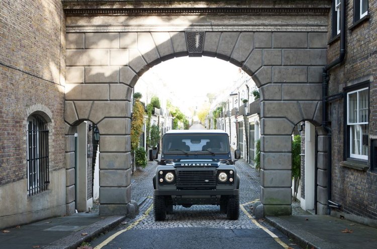 2015 Land Rover Defender Autobiography Edition