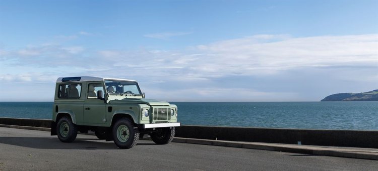 2015 Land Rover Defender Heritage Edition profile