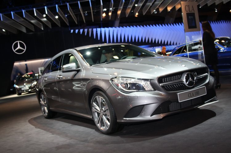 2015 Mercedes Benz CLA shooting brake front three quarter in Brussels