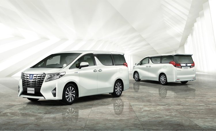 2015 Toyota Alphard front and rear Japan