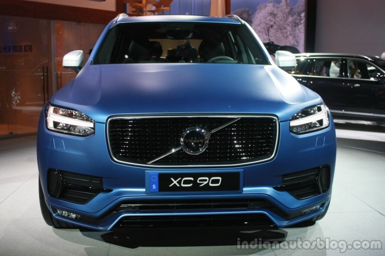 2015 Volvo XC90 R-Design front at the 2015 Detroit Auto Show