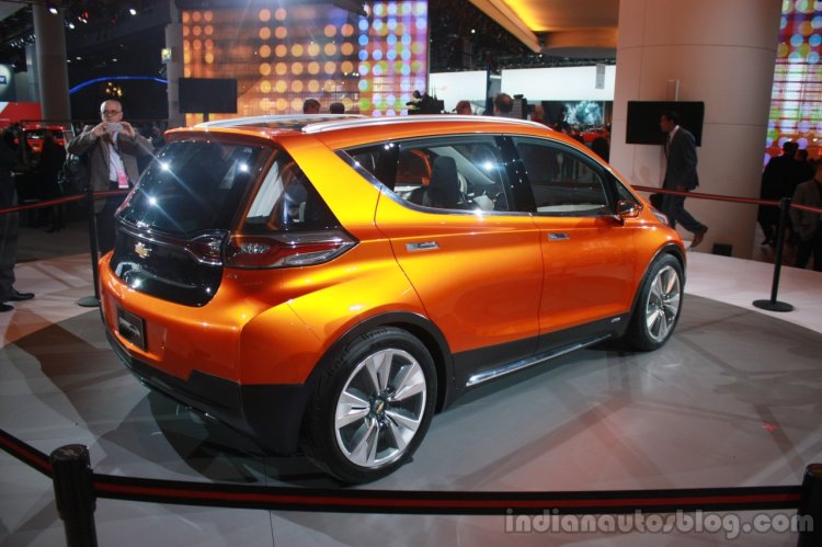 Chevrolet Bolt EV Concept rear three quarters at the 2015 Detroit Auto Show