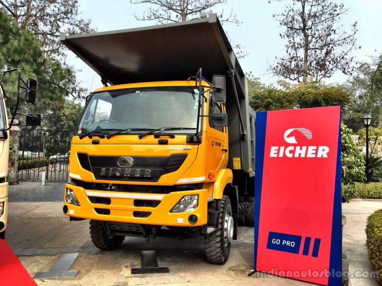 Eicher Pro 6025T front