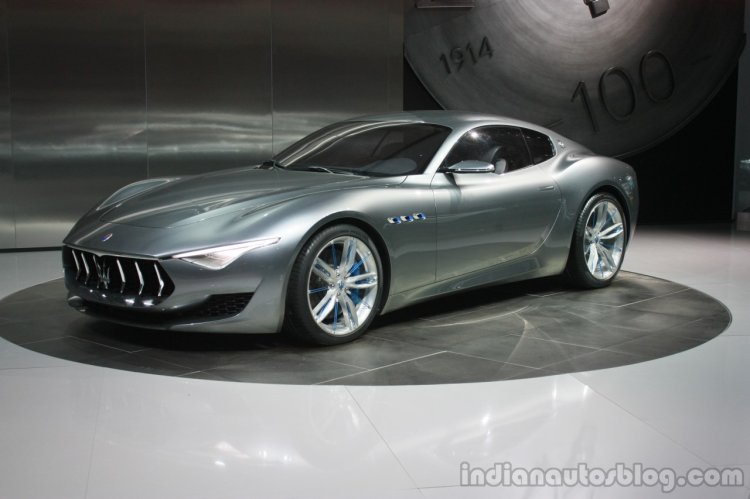 Maserati Alfieri front three quarter at the 2015 Detroit Auto Show