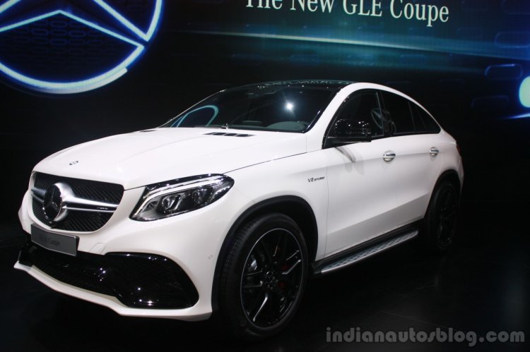 Mercedes AMG GLE 63 Coupe at the 2015 Detroit Auto Show front three quarter