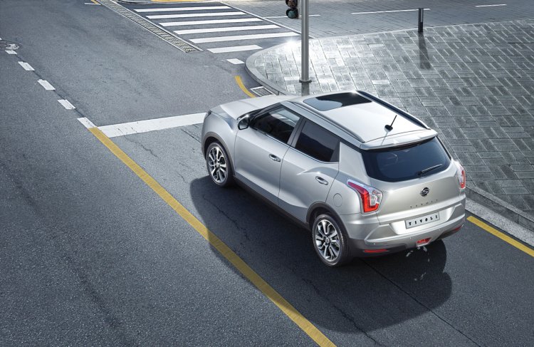 SsangYong Tivoli Silver rear top view Press-Image