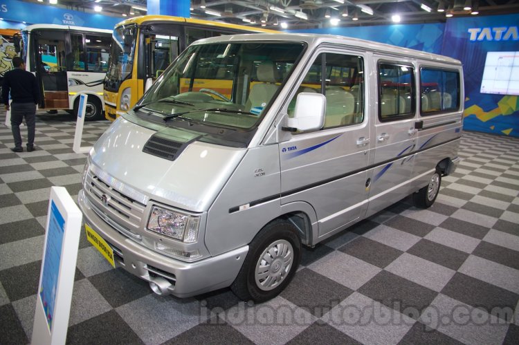 Tata Winger DICOR BS4 front three quarters at the Bus and Special Vehicle Show 2015
