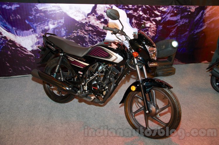2015 Honda Dream Neo front three quarters