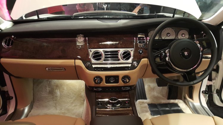 2015 Rolls Royce Ghost Series 2 India launch dashboard