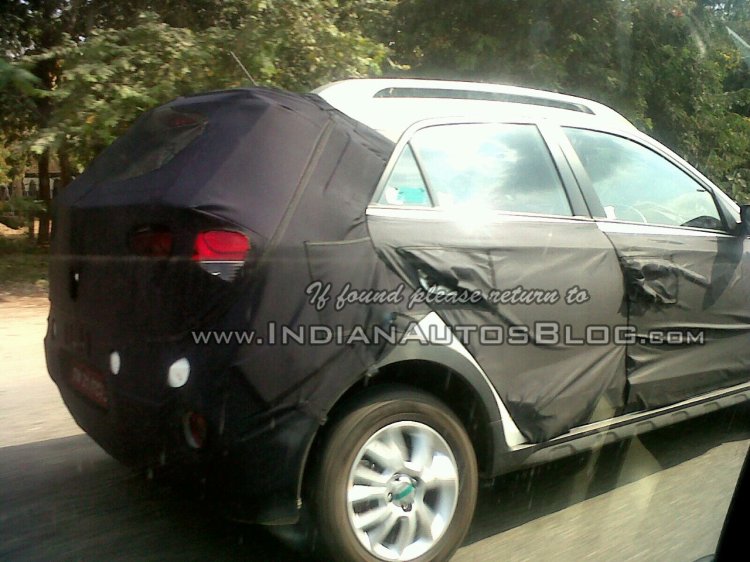 Hyundai Elite i20 Cross side IAB spied