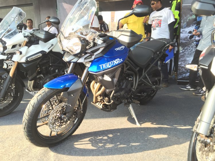 Triumph Tiger XRx At India Bike Week 2015 Front Right Three Quarters 1