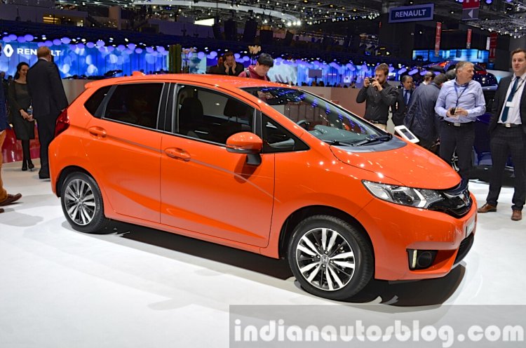 2015 Honda Jazz front three quarter view at 2015 Geneva Motor Show