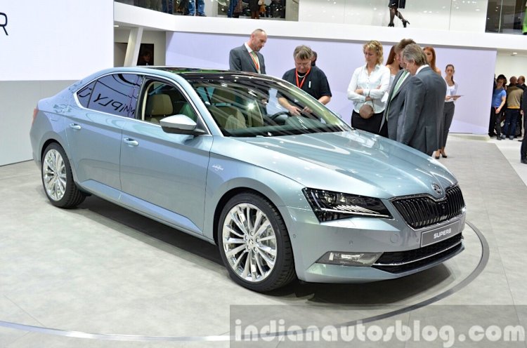 2015 Skoda Superb front three quarter view at 2015 Geneva Motor Show