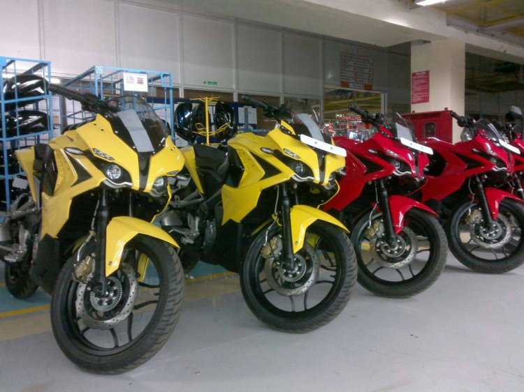 Bajaj Pulsar 200RS yellow and red colours showroom ready