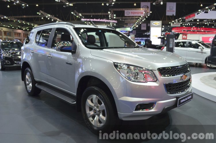 Chevrolet Trailblazer front three quarter left at the 2015 Bangkok Motor Show