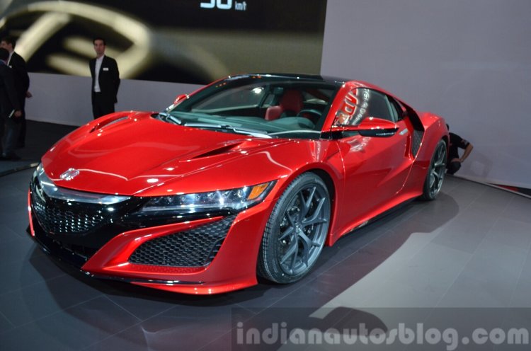 Honda NSX front three quarters at the 2015 Geneva Motor Show