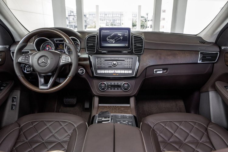 Mercedes GLE dashboard official image