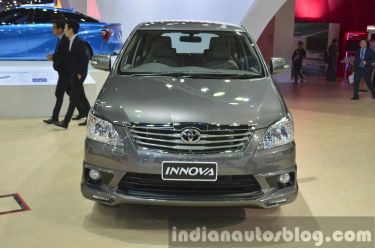 Toyota Innova front at the 2015 Bangkok Motor Show
