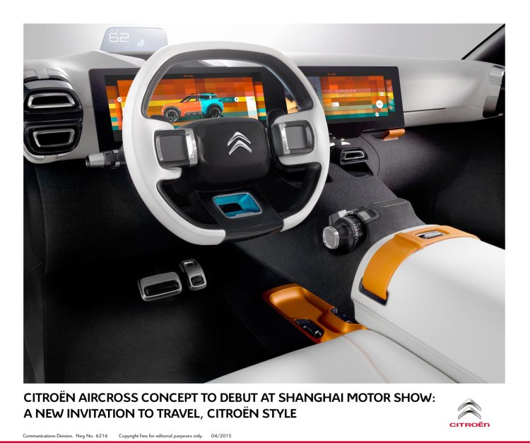 Citroen Aircross concept official image dashboard