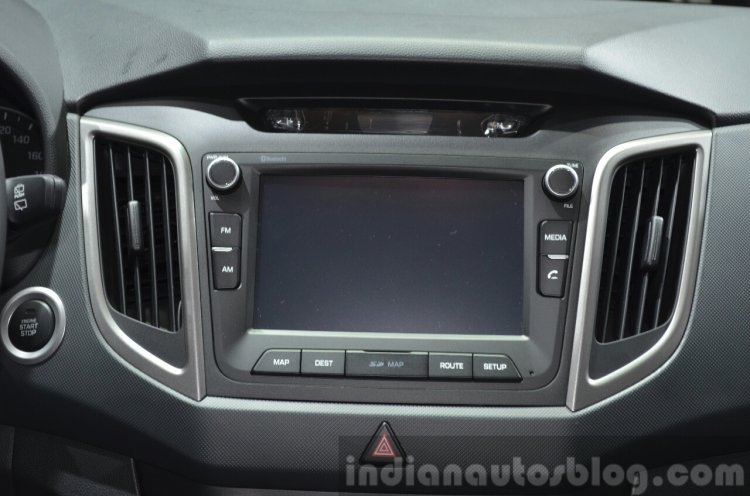 Hyundai ix25 infotainment at Auto Shanghai 2015