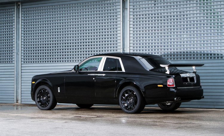 Rolls Royce Project Cullinan SUV rear spied