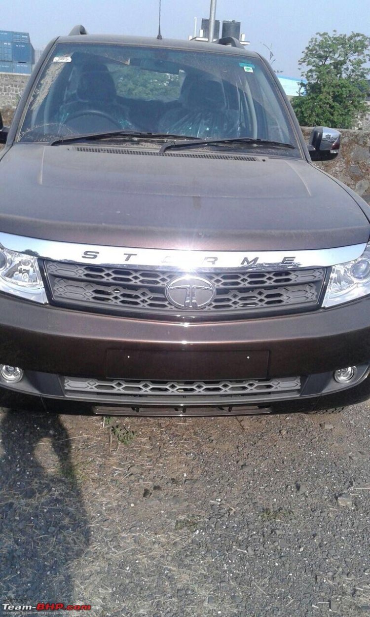 Tata Safari Storme facelift front fascia spied