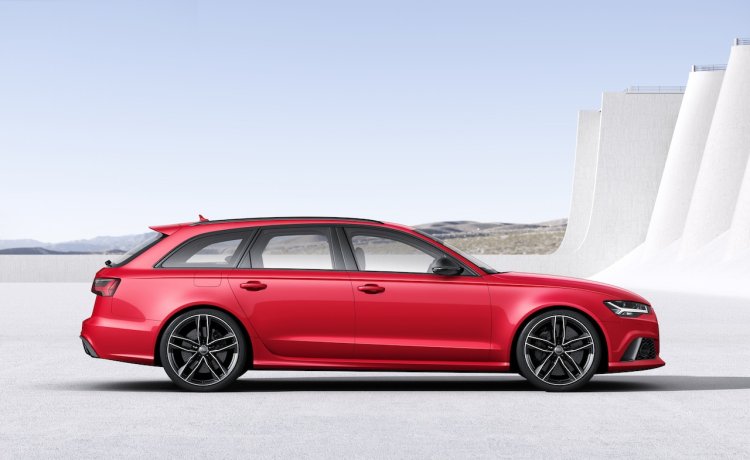 2015 Audi RS6 Avant side