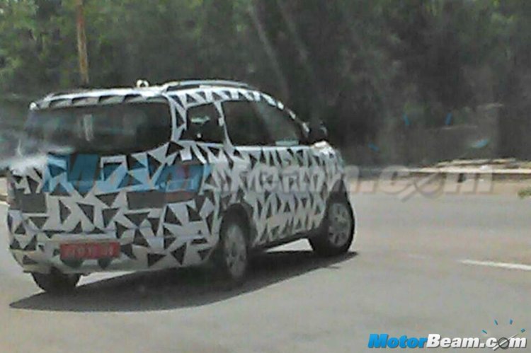 2015 Chevrolet Spin rear three quarter spotted in Rajasthan