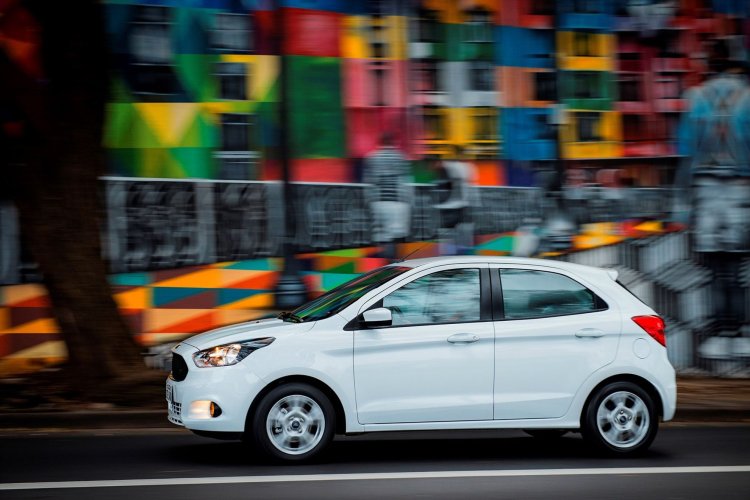 2015 Ford Figo hatchback for South Africa side view press image