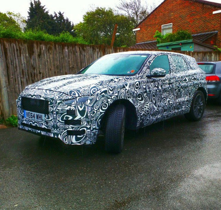 2016 Jaguar F-Pace front three quarter spied ahead of autumn launch