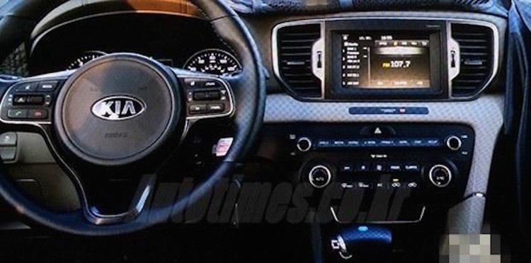 2016 Kia Sportage interior dashboard revealed in spyshot
