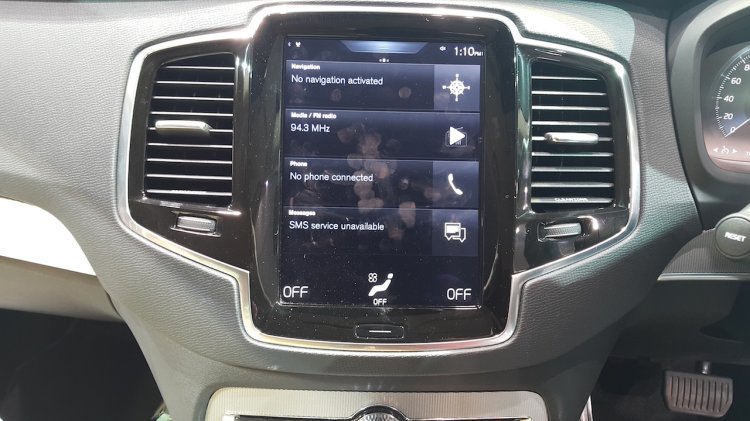 2016 Volvo XC90 central touchscreen india launch