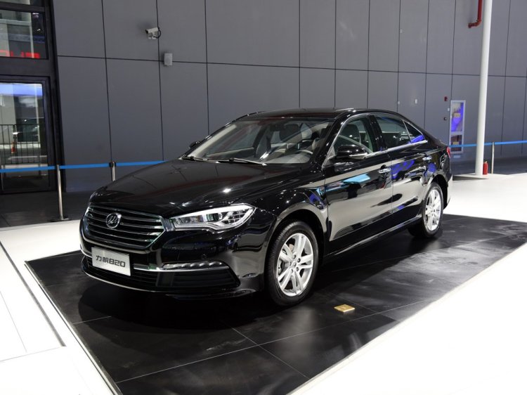 Lifan 820 front three quarter view