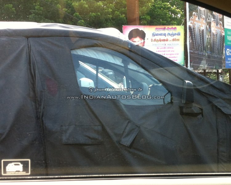 Renault XBA (Renault Kayou) spied on test by an IAB reader