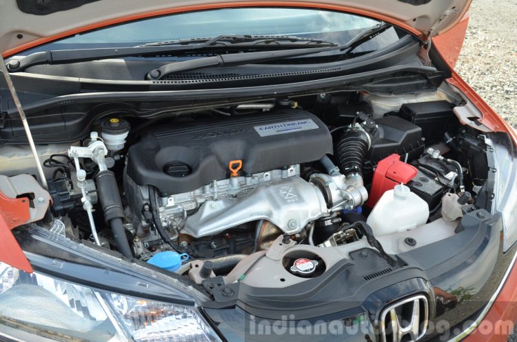 2015 Honda Jazz Diesel VX MT engine bay Review