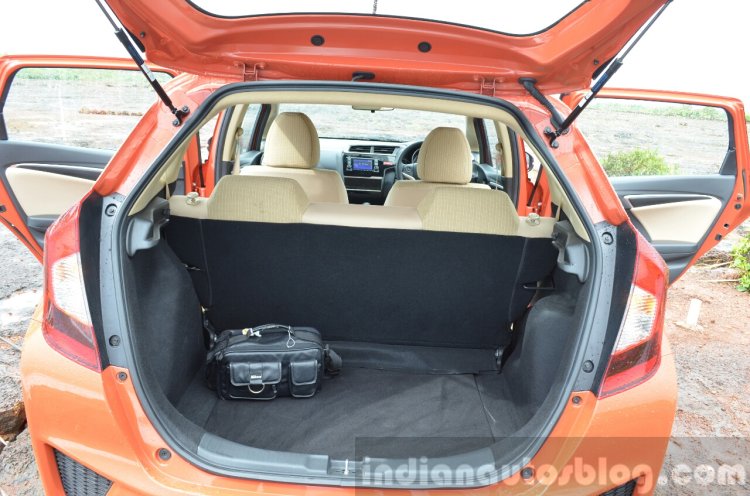 2015 Honda Jazz Petrol V CVT boot Review