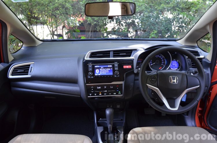 2015 Honda Jazz Petrol V CVT dasboard Review