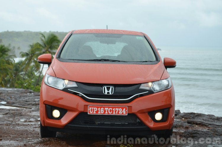 2015 Honda Jazz Petrol V CVT front Review