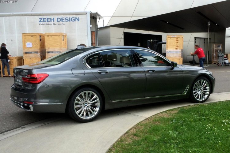 2016 BMW 7 Series rear three quarter spotted for first time post unveil