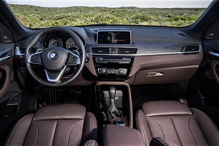 2016 BMW X1 dashboard