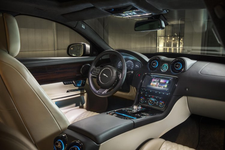 2016 Jaguar XJR interior officially unveiled