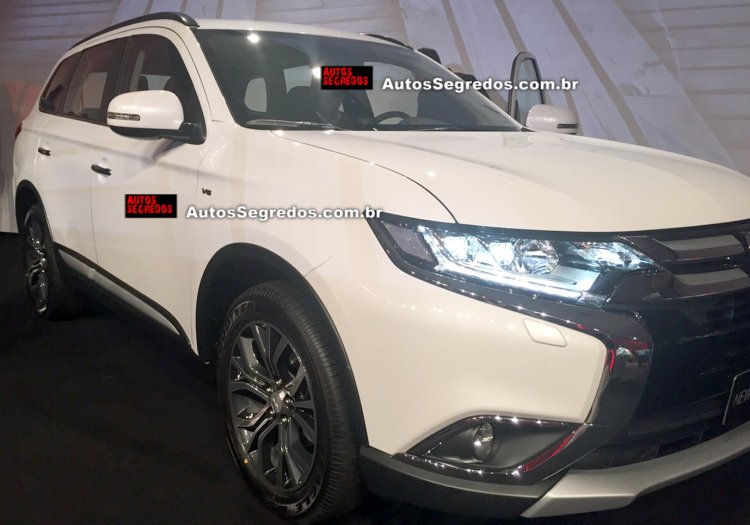 2016 Mitsubishi Outlander front three quarter available in diesel variant