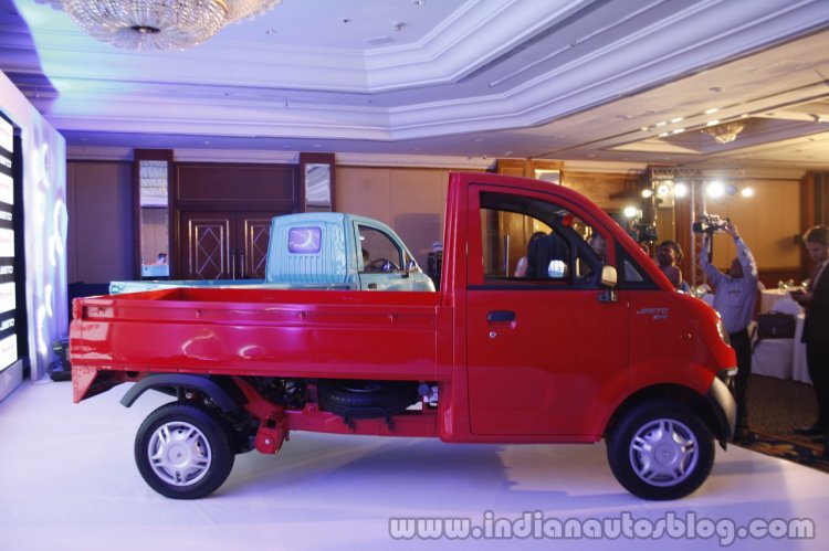 Mahindra Jeeto Launch L7-16 right side