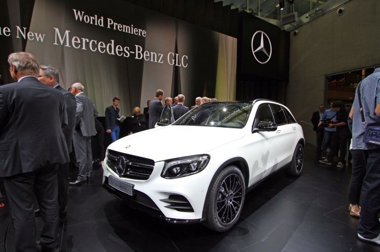 Mercedes GLC front quarter live images