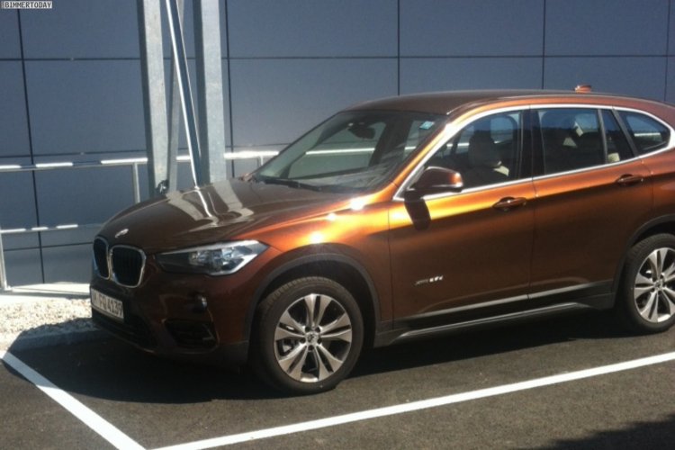 2016 BMW X1 front three quarter spotted in the wild post unveil