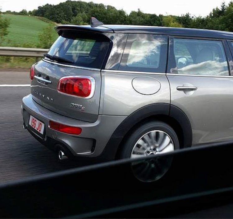 2016 Mini Clubman rear end spied ahead of debut
