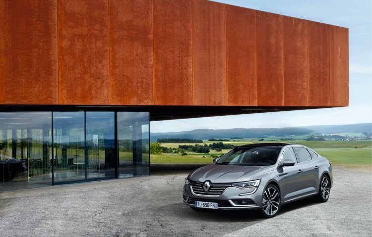 2016 Renault Talisman front quarter (1) unveiled