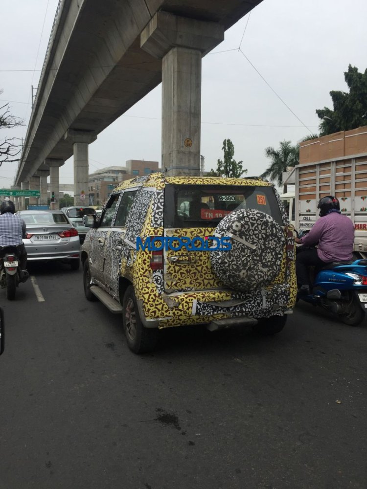 Mahindra U301 (rumoured to be the Mahindra Supro) rear spyshot